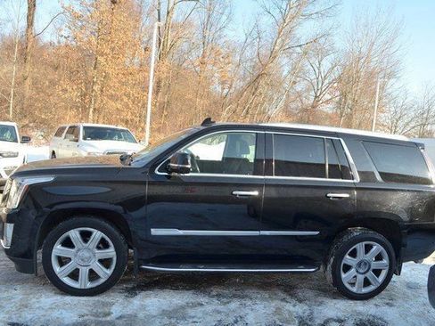 Used 2019 Cadillac Escalade Luxury image 5