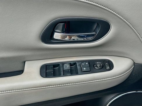 Used 2016 Honda HR-V EX-L image 18