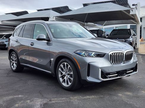 New 2026 BMW X5 xDrive50e w/ Climate Comfort Package AWD/4WD image 5