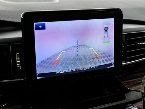 Used 2024 Ford Explorer Limited image 21