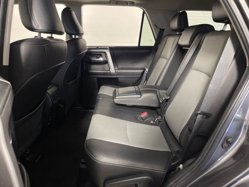 Used 2018 Toyota 4Runner SR5 Premium w/ Convenience Package AWD/4WD image 13