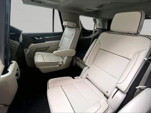 Used 2024 GMC Yukon Denali w/ Advanced Technology Package image 21
