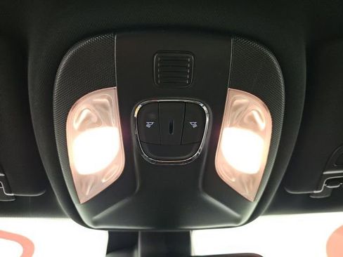 Certified 2024 Jeep Compass Limited image 23