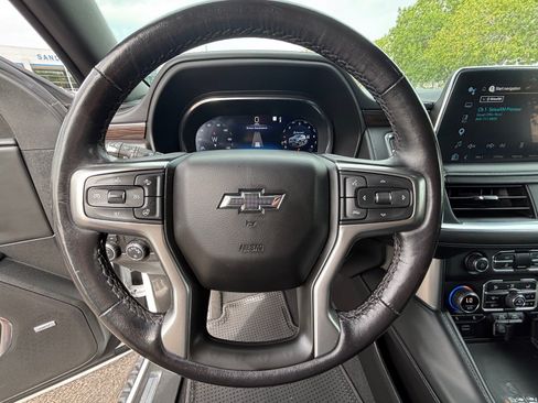 Used 2022 Chevrolet Suburban Z71 w/ Z71 Off-Road Package AWD/4WD image 12