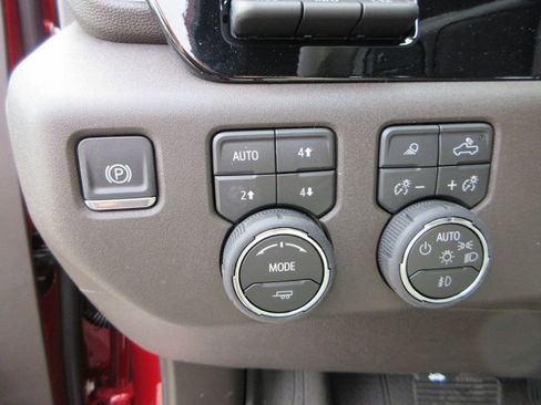 New 2026 Chevrolet Silverado 3500 LTZ w/ LTZ Premium Package image 27