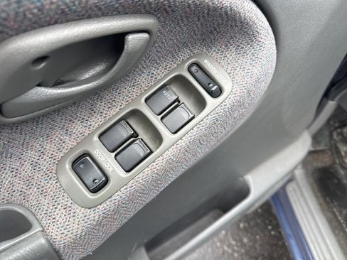 Used 2000 Chevrolet Tracker Base w/ Preferred Equipment Group 2 image 14