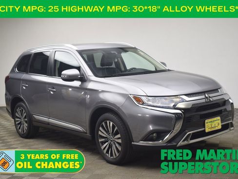 Used 2020 Mitsubishi Outlander SE image 1