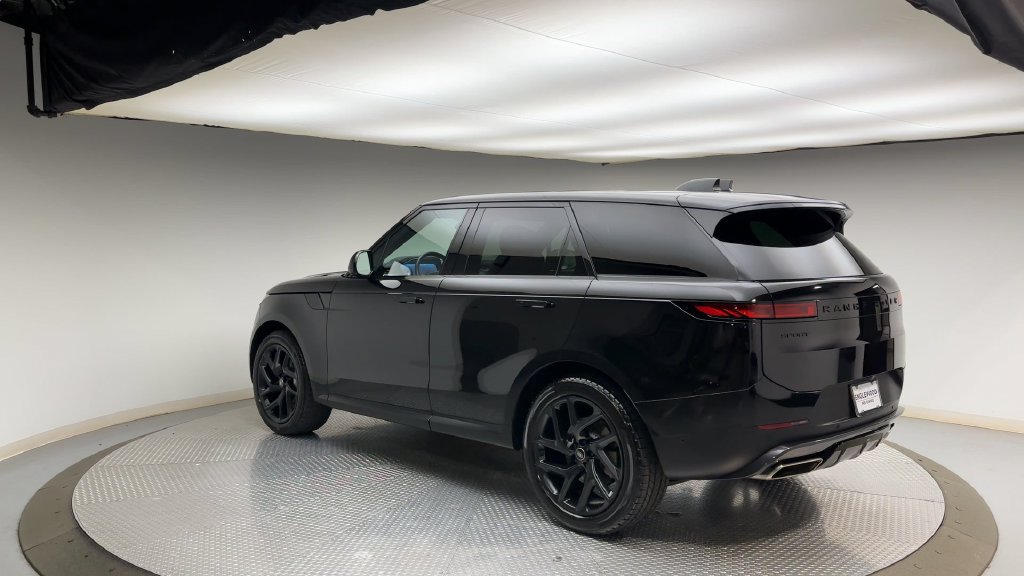 Used 2024 Land Rover Range Rover Sport SE AWD/4WD image 4