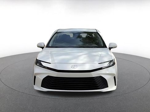 Used 2025 Toyota Camry LE image 4