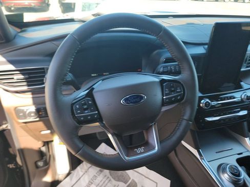 Used 2022 Ford Explorer King Ranch AWD/4WD image 9