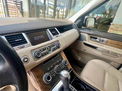 Used 2013 Land Rover Range Rover Sport HSE image 11