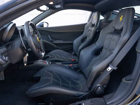 Used 2012 Ferrari 458 Italia Coupe RWD image 31