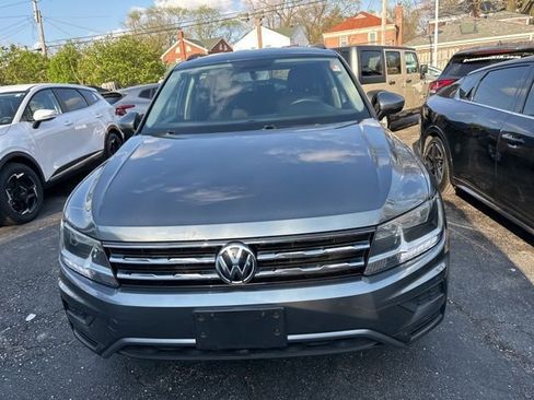 Used 2018 Volkswagen Tiguan S image 2