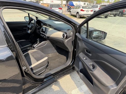 Used 2021 Nissan Versa SV image 18