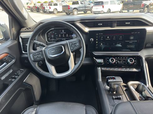 Used 2023 GMC Sierra 1500 Denali w/ Technology Package AWD/4WD image 12