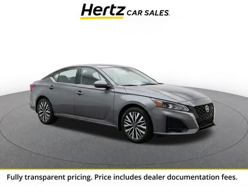 Used 2025 Nissan Altima 2.5 SV FWD image 1