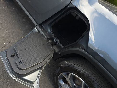 Used 2024 Rivian R1T Adventure image 64