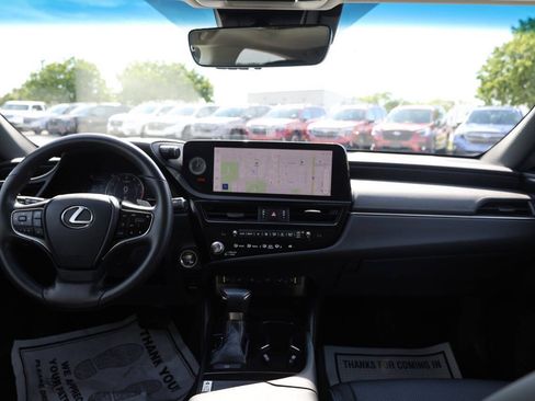 Used 2023 Lexus ES 250 w/ Premium Package AWD/4WD image 14
