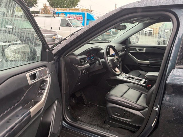 Used 2023 Ford Explorer XLT w/ Equipment Group 202A AWD/4WD image 14