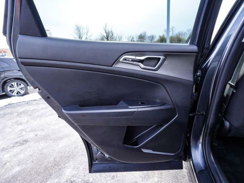 Used 2024 Kia Sportage LX image 12