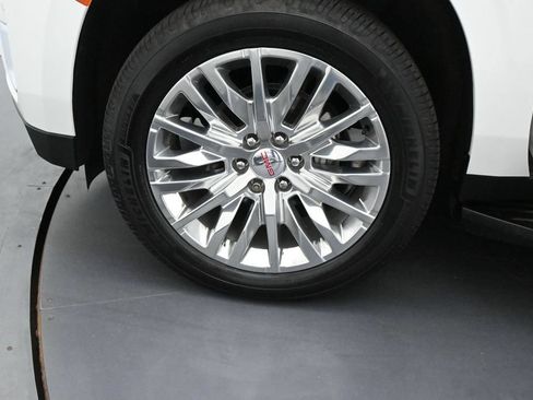 Used 2023 GMC Yukon XL SLT AWD/4WD image 8
