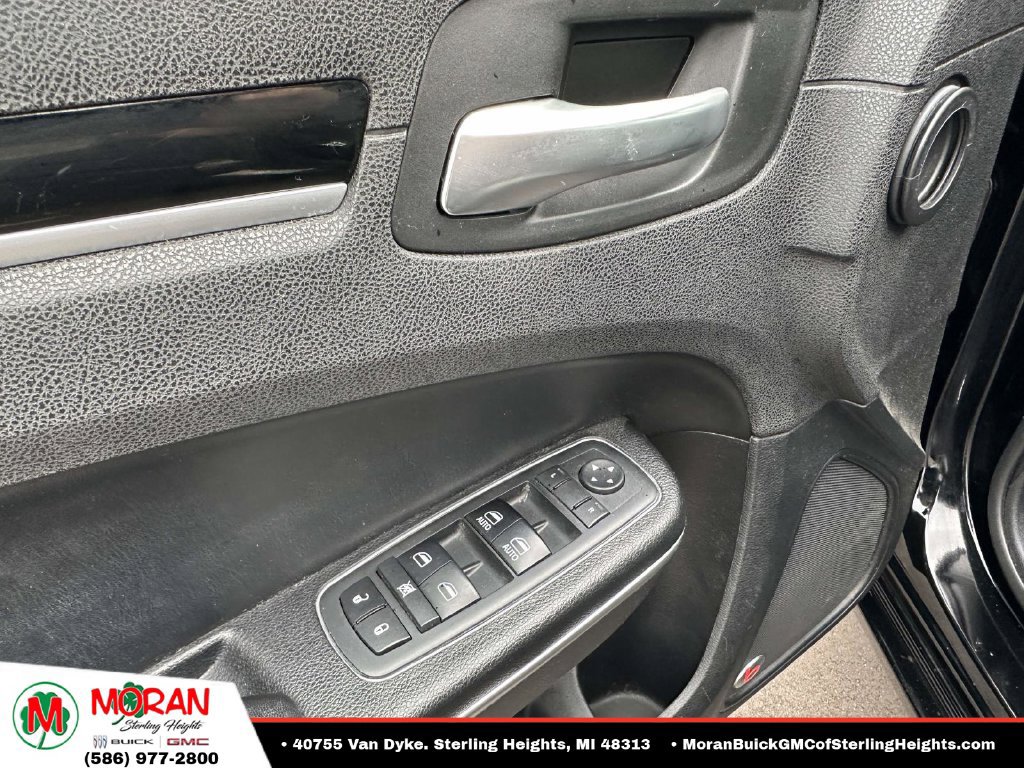 Used 2017 Chrysler 300 S RWD image 16