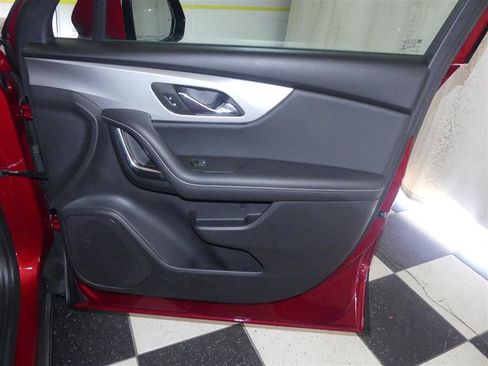 Used 2023 Chevrolet Blazer LT AWD/4WD image 25