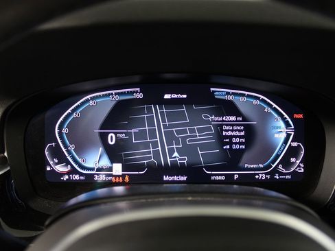 Used 2023 BMW 530e w/ M Sport Package image 18