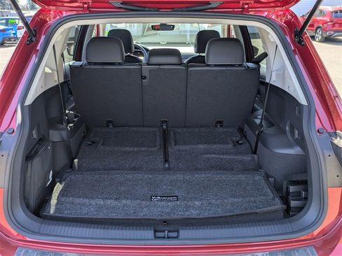 Certified 2023 Volkswagen Tiguan SE image 28