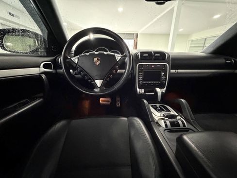 Used 2009 Porsche Cayenne GTS image 27