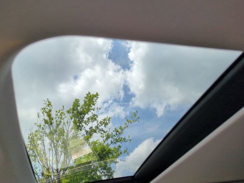 New 2025 Nissan Ariya FWD image 20