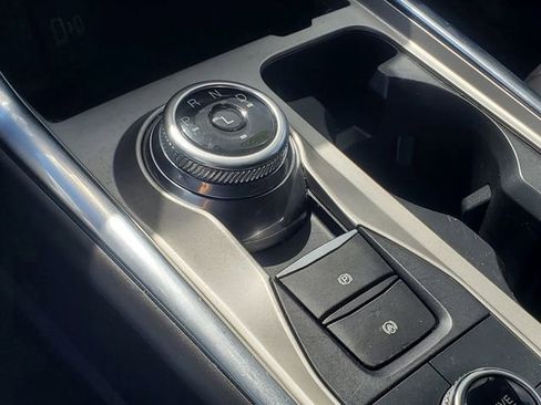 Used 2021 Ford Explorer XLT w/ Equipment Group 202A image 28