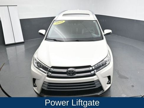Used 2019 Toyota Highlander Limited image 22