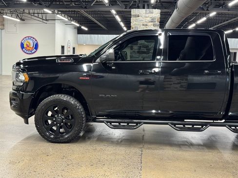 Used 2019 RAM 2500 Big Horn w/ Black Appearance Package AWD/4WD image 5