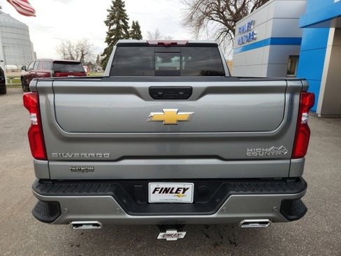 Used 2025 Chevrolet Silverado 1500 High Country w/ Technology Package image 4