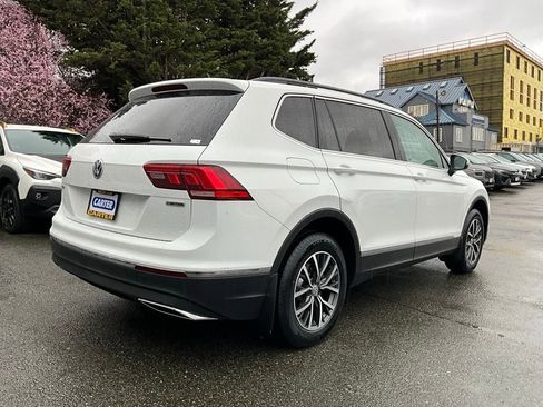 Used 2020 Volkswagen Tiguan SE w/ Panoramic Sunroof Package image 8