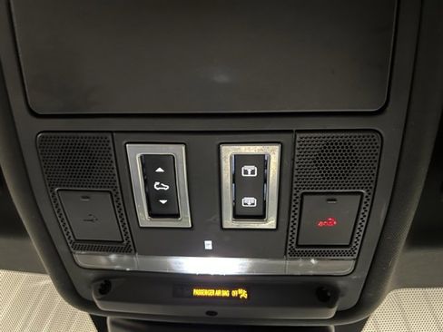 Used 2020 Land Rover Range Rover Evoque S image 42