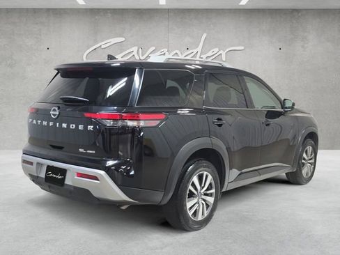 Used 2025 Nissan Pathfinder SL image 16