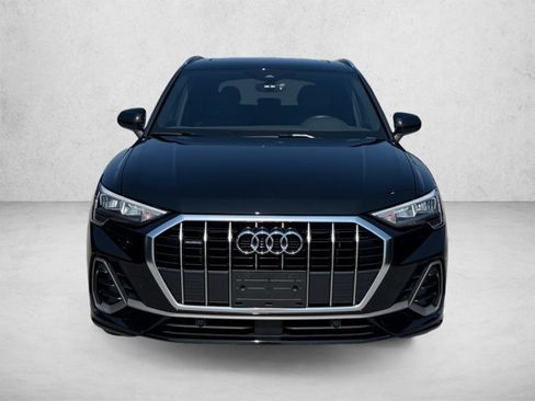 Used 2022 Audi Q3 2.0T Premium AWD/4WD image 2