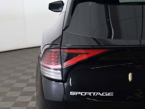 Used 2024 Kia Sportage LX image 13