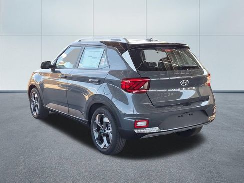 New 2026 Hyundai Venue SEL FWD image 4