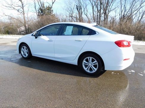 Used 2017 Chevrolet Cruze LT w/ Convenience Package image 5