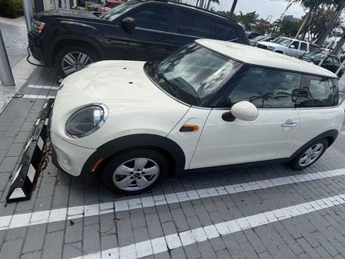 Used 2019 MINI Cooper 2-Door Hardtop image 1