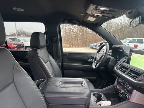 Certified 2024 GMC Yukon XL SLT w/ SLT Luxury Package image 14