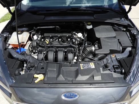 Used 2018 Ford Focus SE FWD image 40