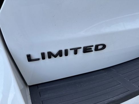 Used 2024 Ford Expedition Limited AWD/4WD image 9