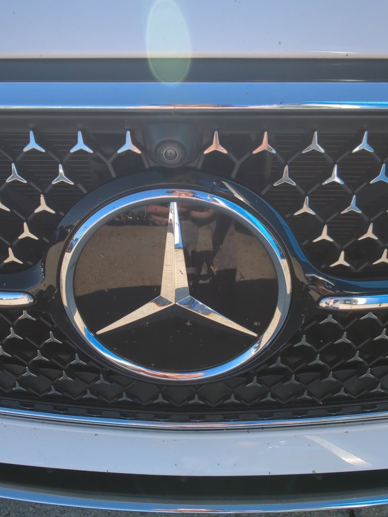 Used 2024 Mercedes-Benz E 350 4MATIC Sedan image 3