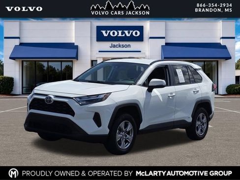Used 2024 Toyota RAV4 XLE AWD/4WD image 7