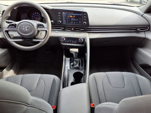Used 2023 Hyundai Elantra SEL FWD image 10