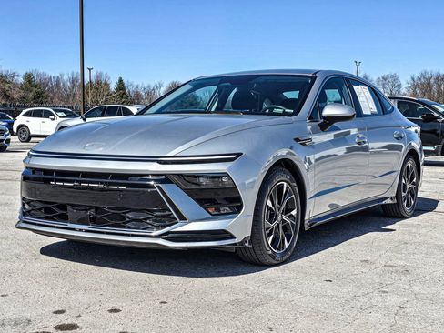 Used 2025 Hyundai Sonata SEL image 3